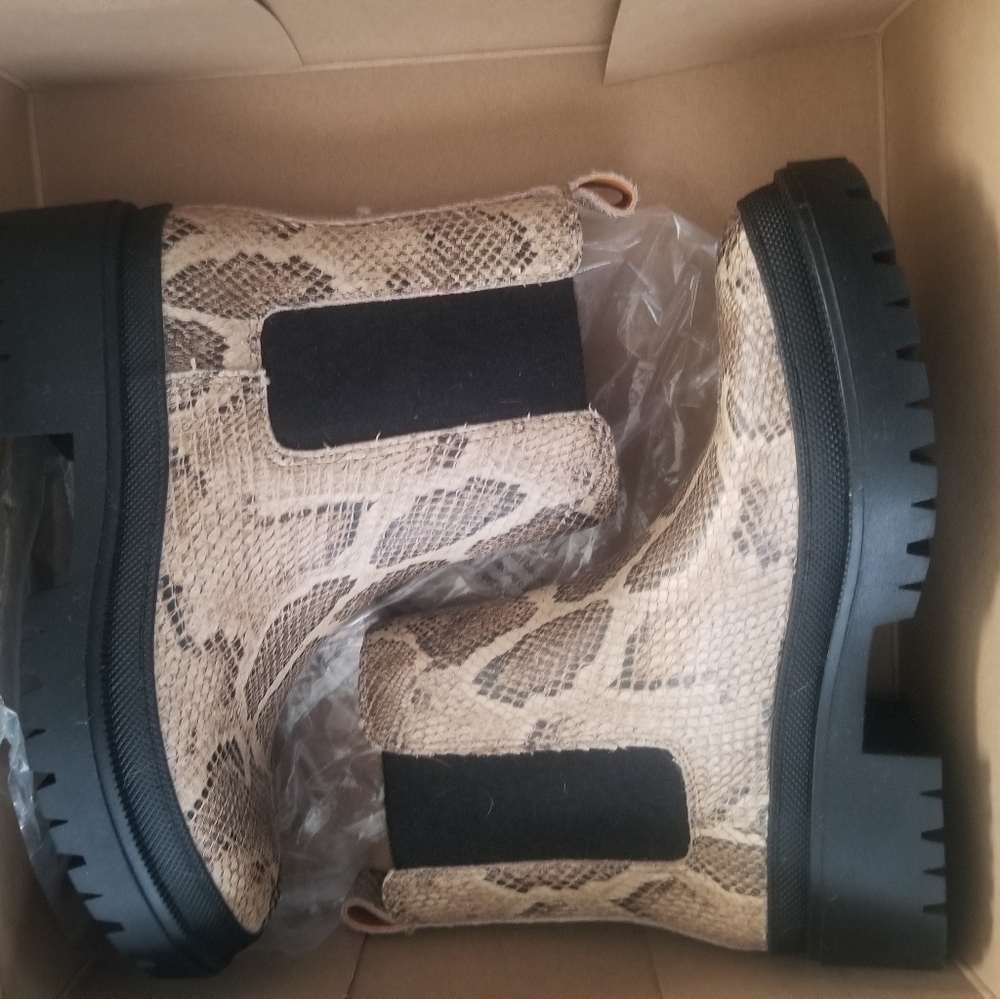 Lucky brand womens short boot. Faux snakeskin on thin suede. Size 7